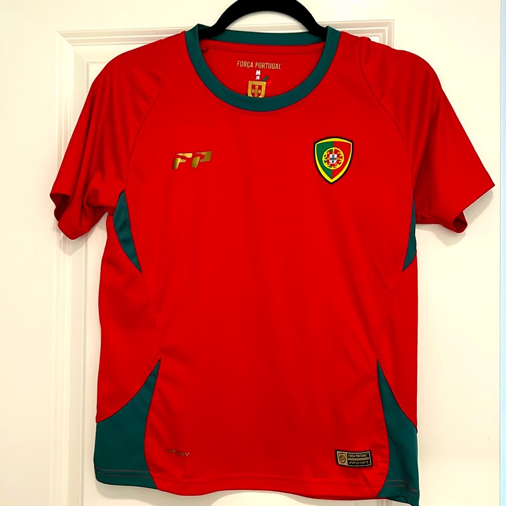 Boys Cristiano Ronaldo t-shirt. Size medium.